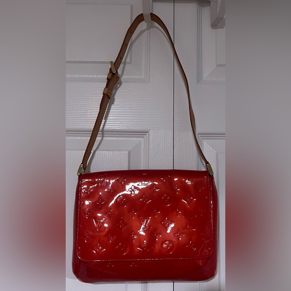 Louis Vuitton Monogram Vernis Thompson Street Shoulder Bag in Red Patent Leather